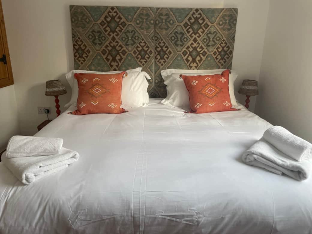 Holiday Cottage Ramsgate superking bed with Moroccan cushions