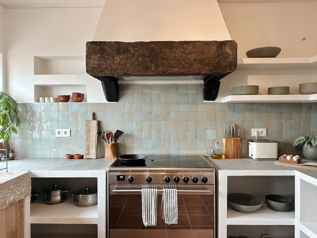 Blanco Bungalow Ericeira Casa Corazon Farm Kitchen