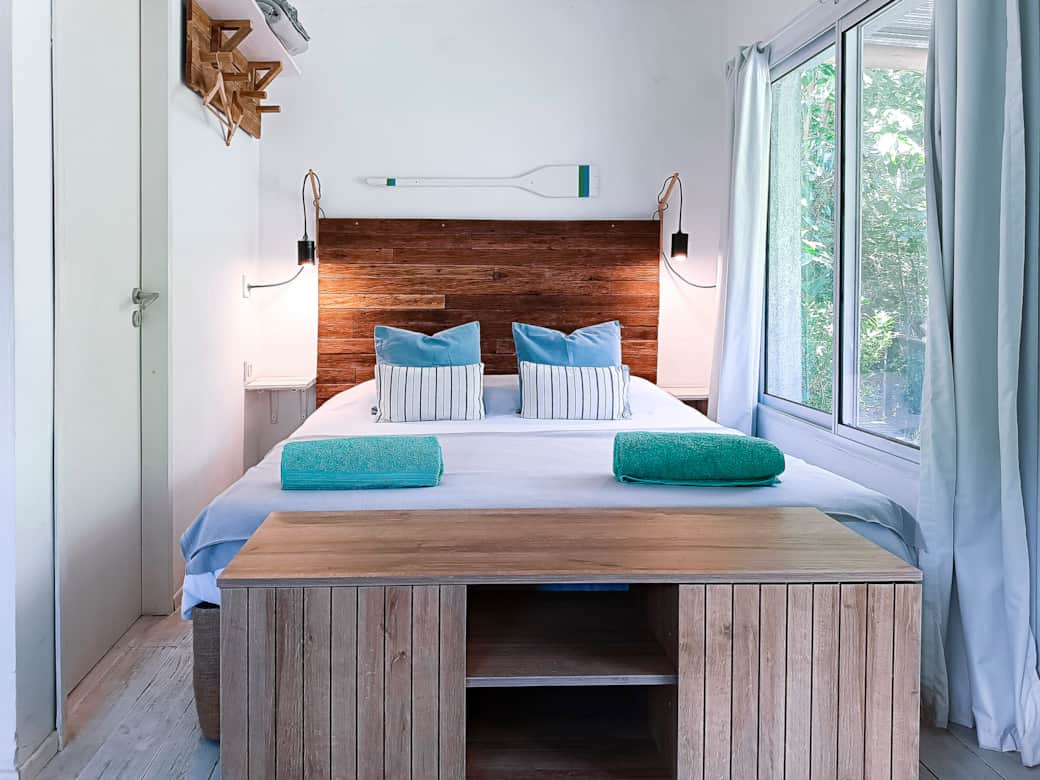 Interior de la Suite con vista al Bosque