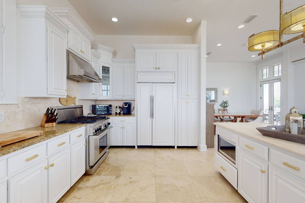 Large kitchen with Subzero Fridge - third floor