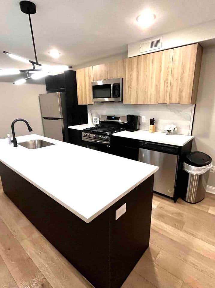 All brand new beautiful big kitchen , breakfast bar, fully loaded with all the amenities.