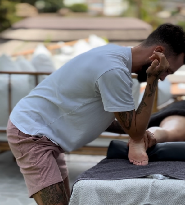 Massage – 60 min — €170 — relaxing full-body or targeted massage