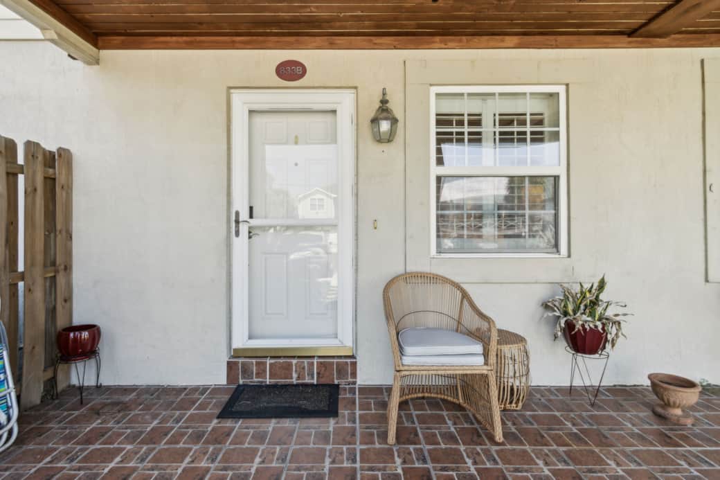 833 B Tarpon Ave - Front Entry