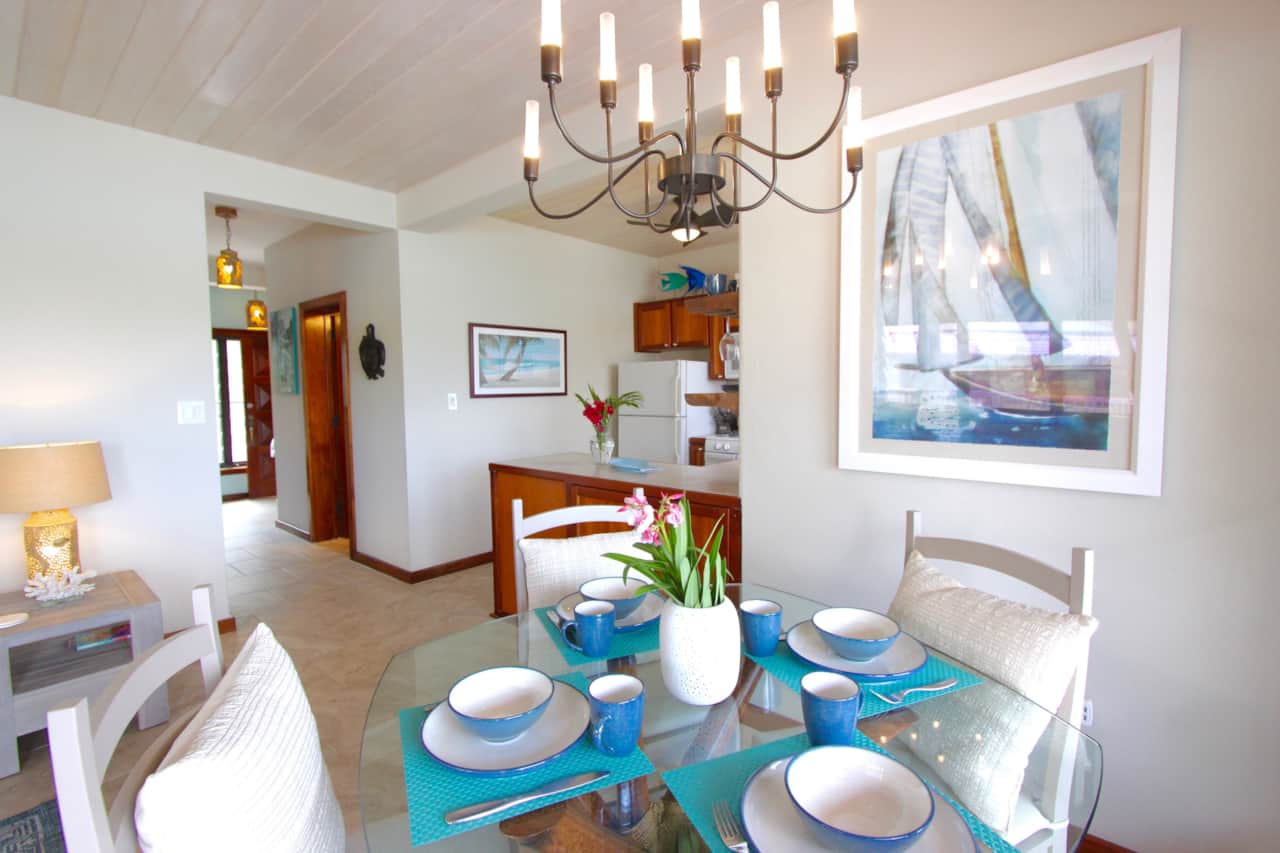 Bayview Penthouse eating area