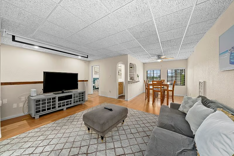 Huge Open Living Area - Smart TV