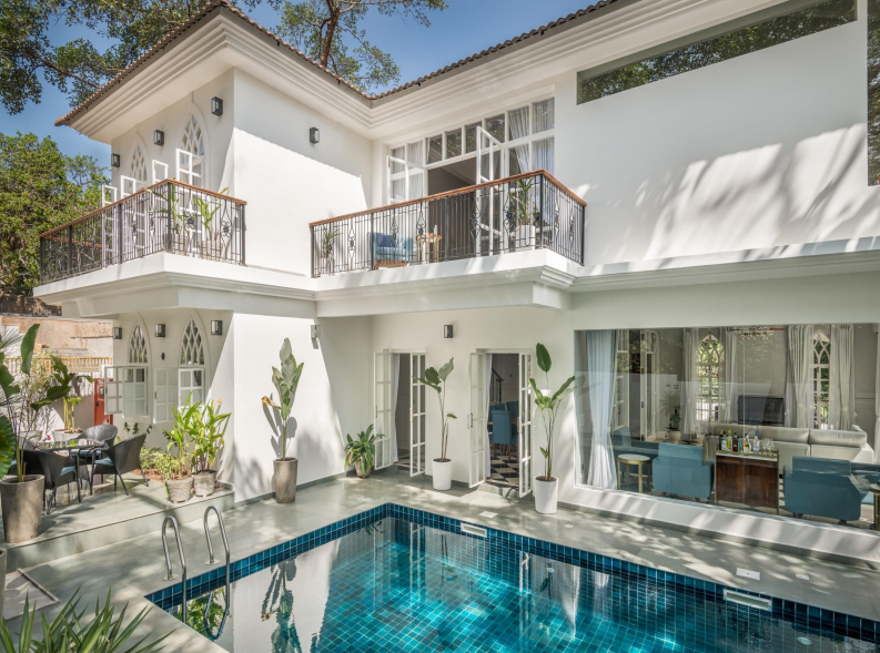 Private pool