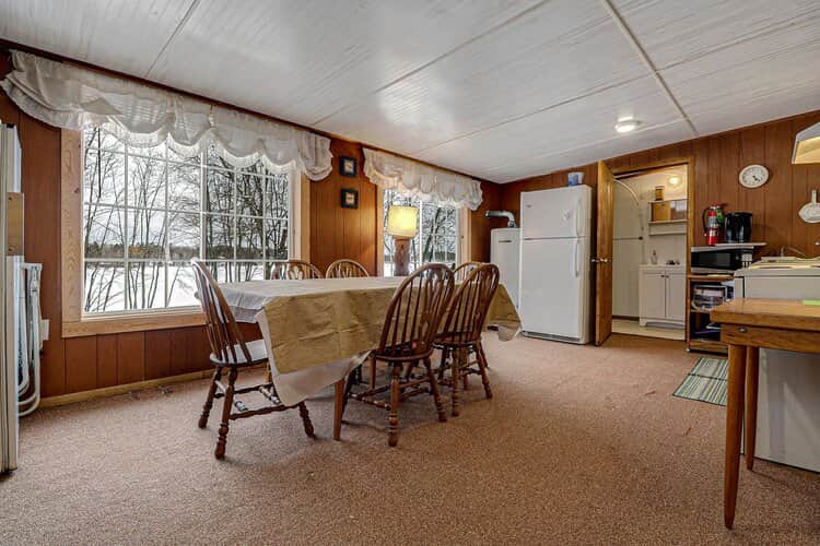 Cabin+#3+dining