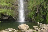 cascade et rochers