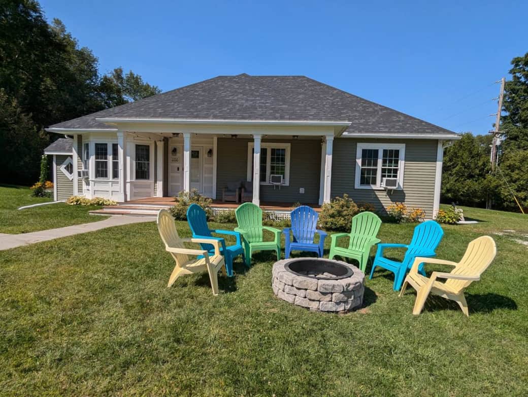 Make memories around the new fire pit roasting marshmallows and enjoying the mountain view and wide open sky.