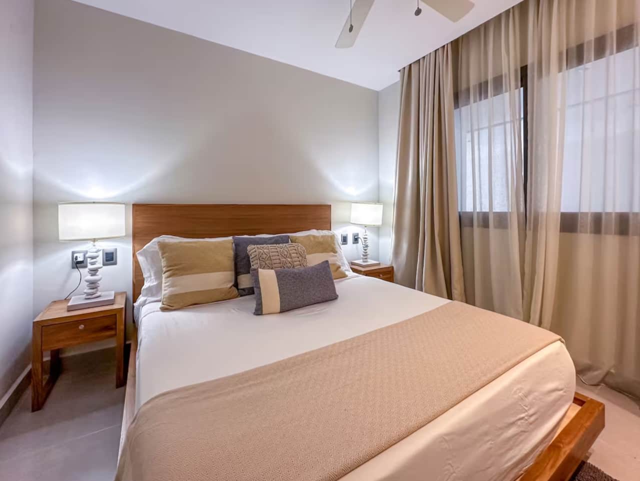 Cana Life Luxury Sky Palace – Private Rooftop Picuzzi Penthouse w Ocean Views (19)