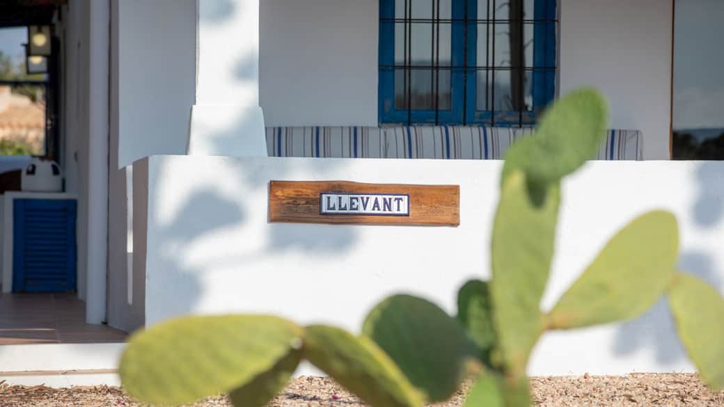 Llevant exteriores(1)
