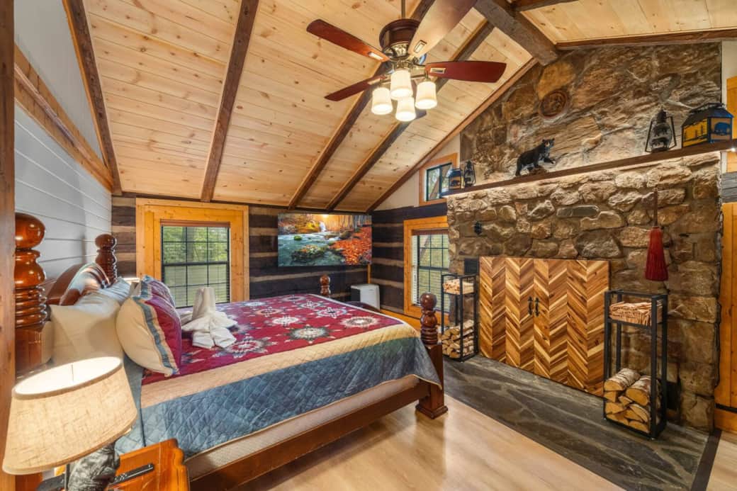 Please note: the fireplace is non operational and only serves as a part of the interior design of the home. Please note: the fireplace is non operational and only serves as a part of the interior design of the home.
