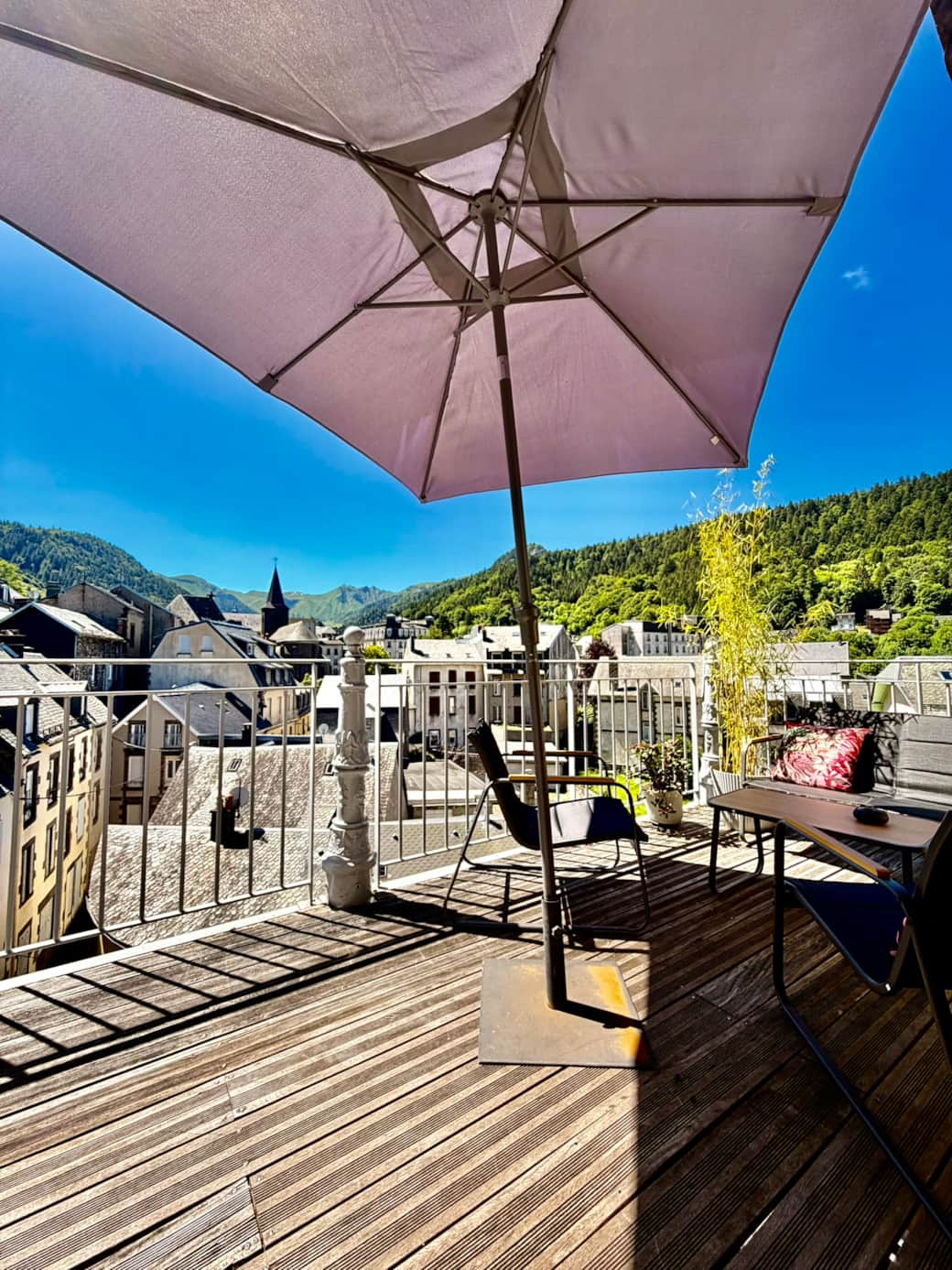 Mont-Dore-Vue-panoramique-sur-le-Puy-de-Sancy-depuis-le-loft - Les-401-du-Sancy