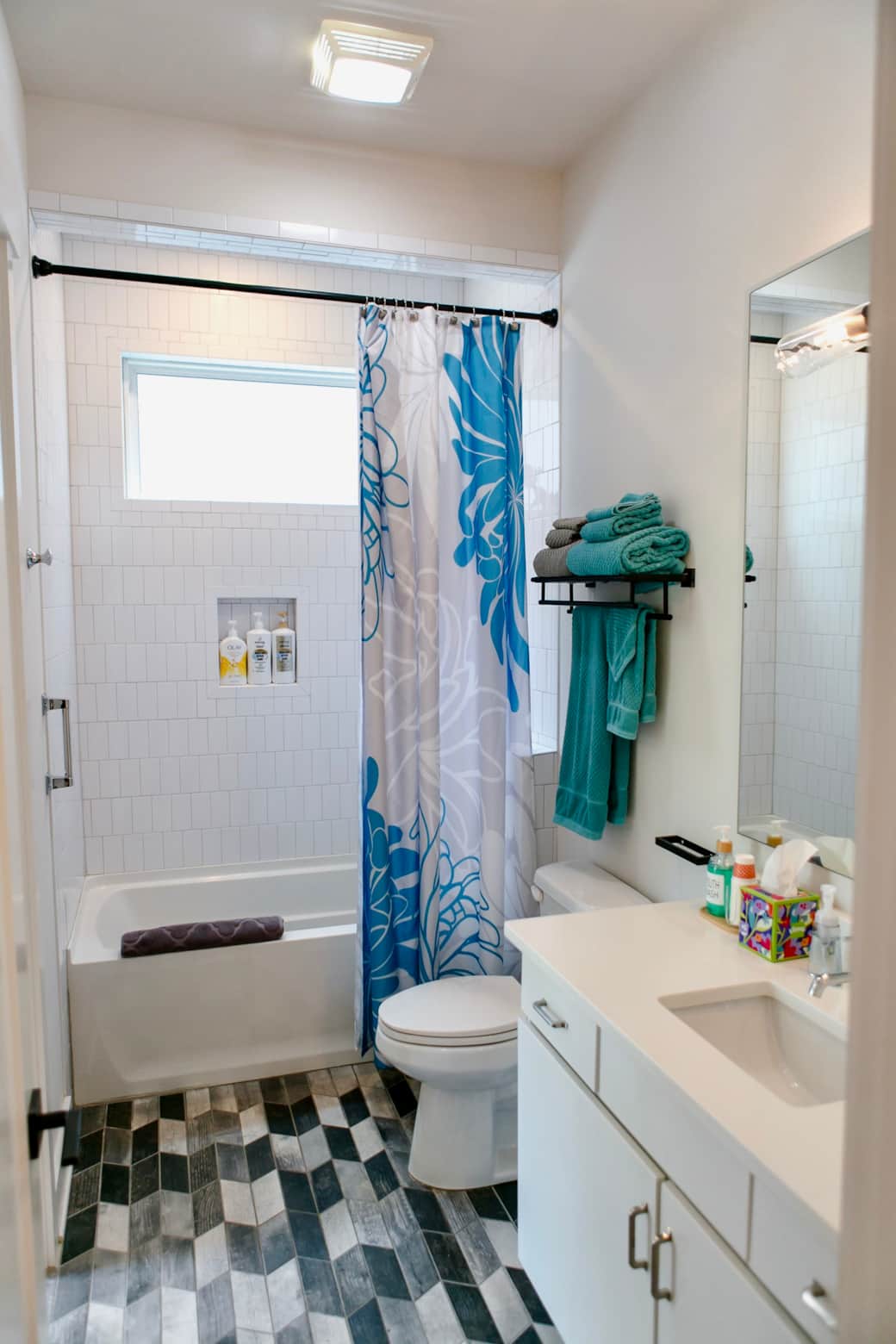 Full Bathroom 2