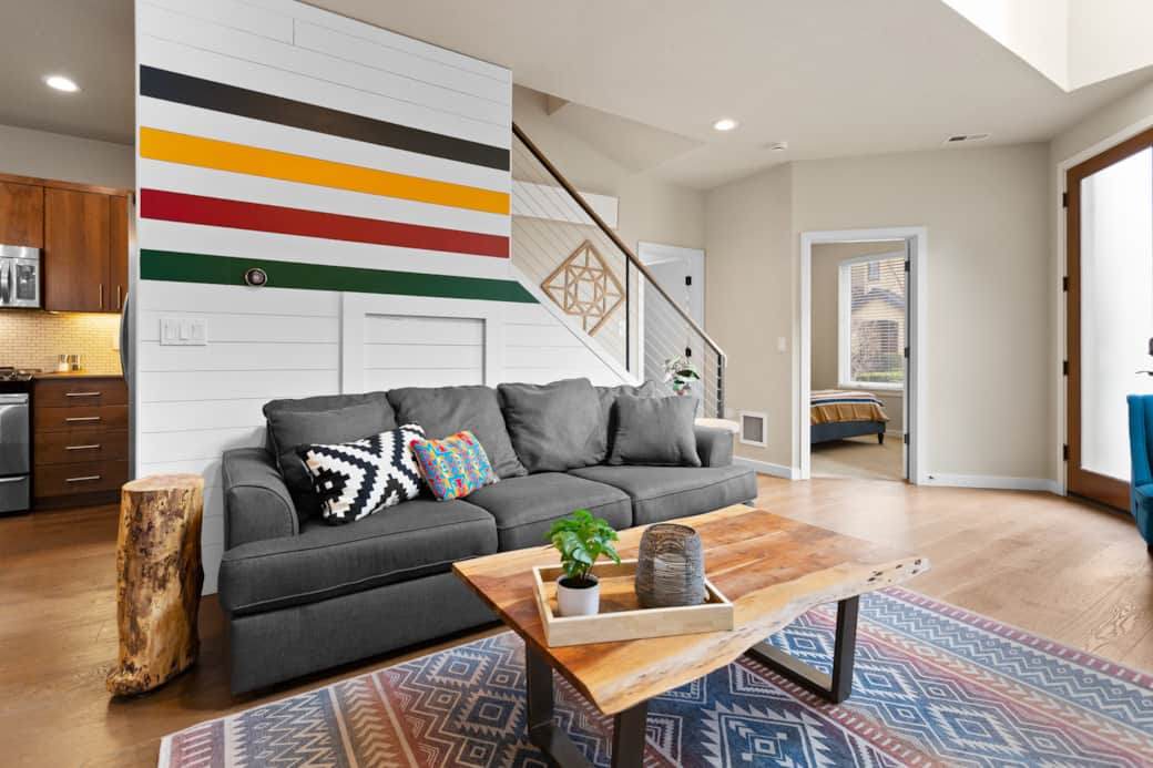 LIVING ROOM 4