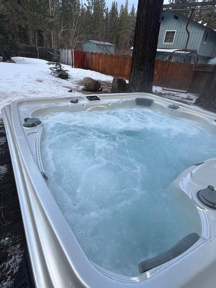 The hot tub is private and enjoys a view of the back yard. Great Jets! The hot tub is private and enjoys a view of the back yard. Great Jets!
