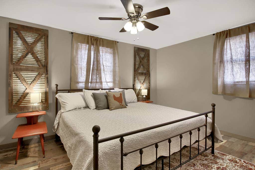 King sized bedroom downstairs.