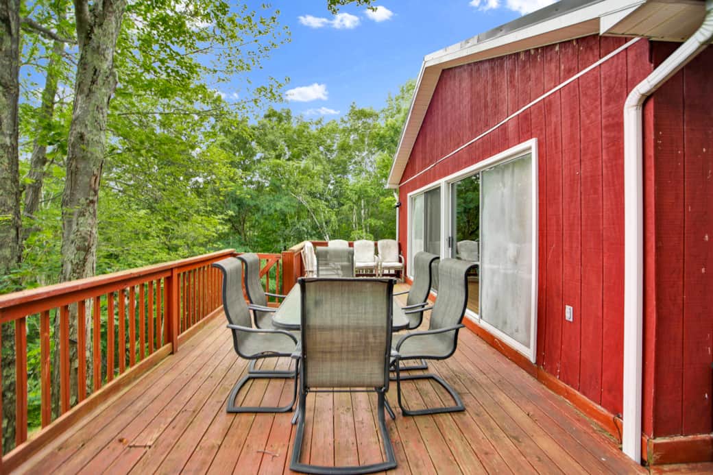 Deck seating at Villa with a View