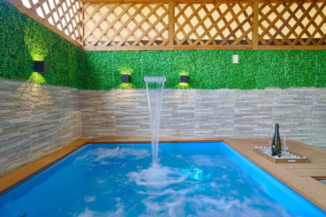 Jacuzzi privado con cascada del apartamento en Santo Domingo Este