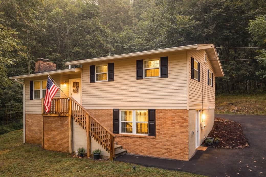 Morning in the Appalachian Foothills – Bear Oaks Retreat Morning in the Appalachian Foothills – Bear Oaks Retreat