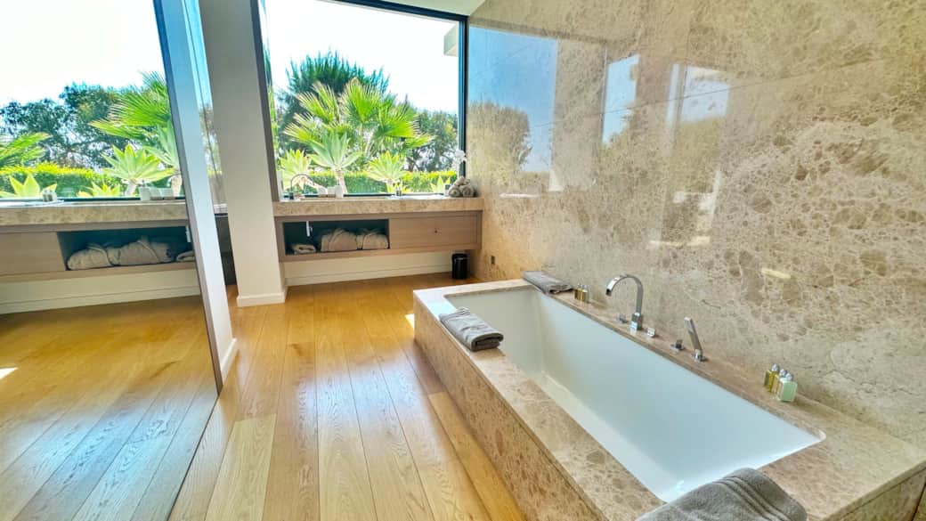 Cote dazur villa eli 29701362065e8980ba33dc6.49786507