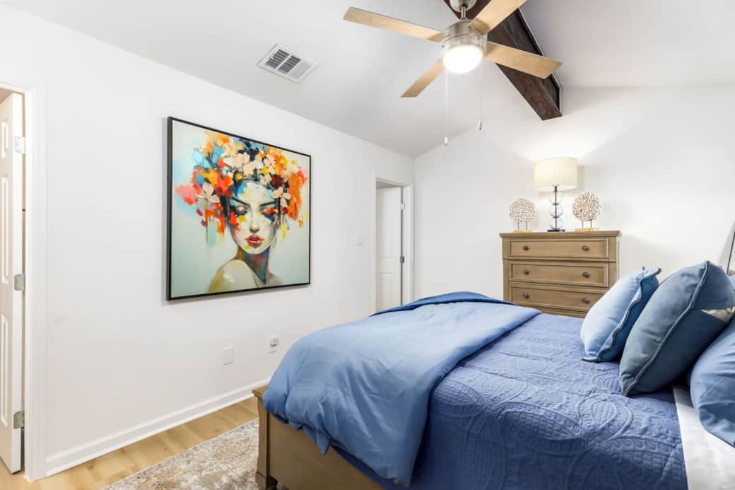 Master Bedroom Pic 1