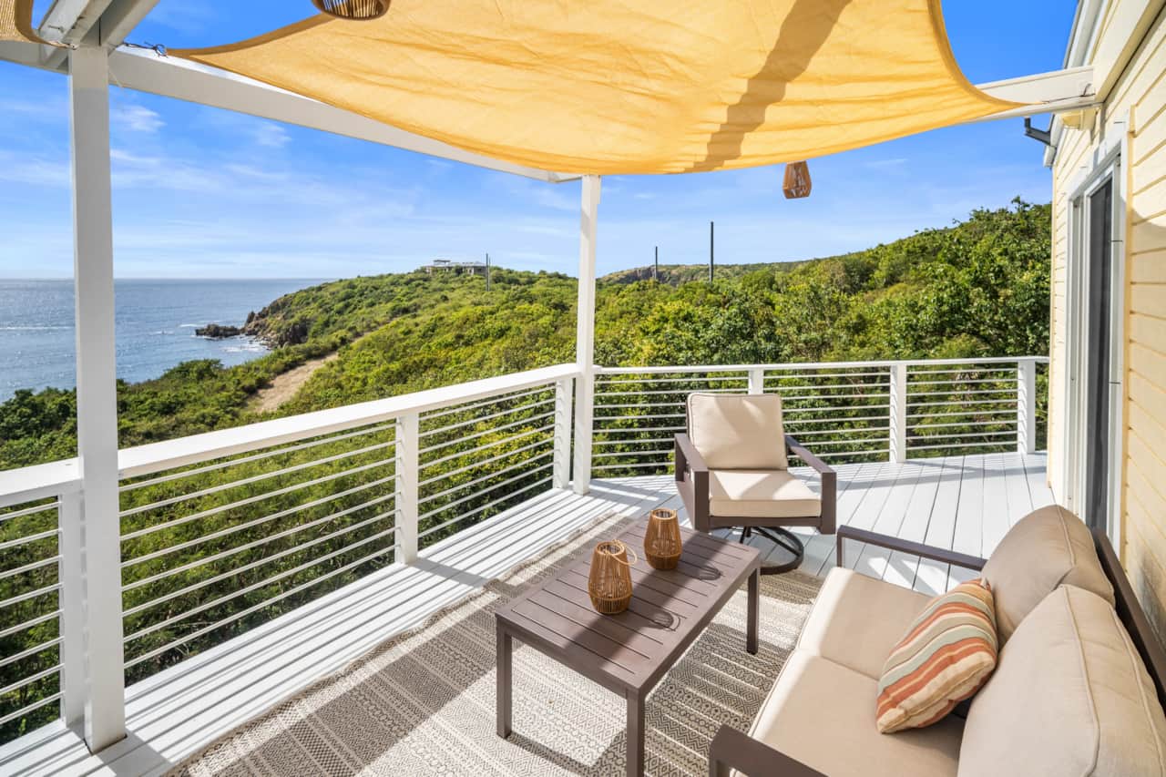 Upper deck