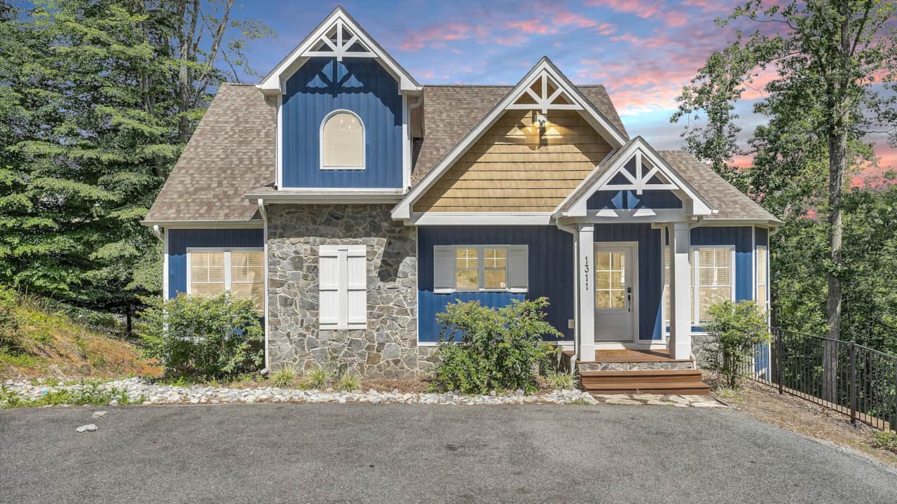 New Craftsman Foothills Retreat