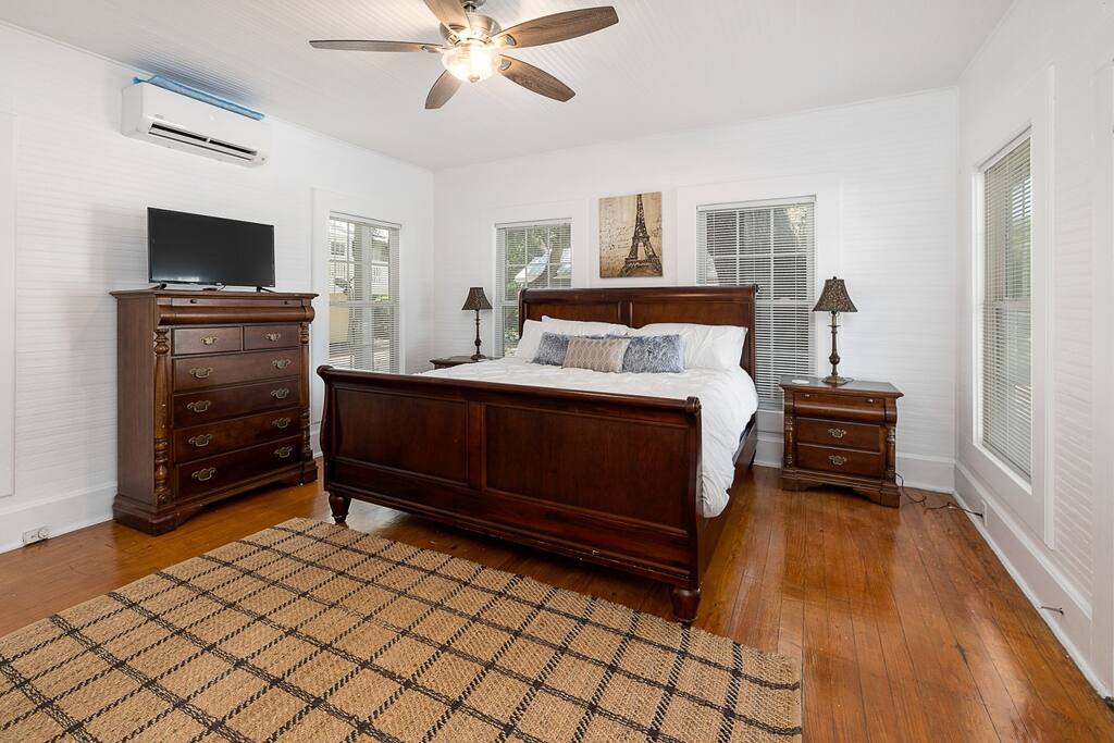 Bedroom 1 King Size