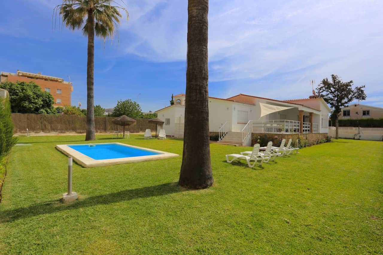 VILLA LUNA Beach Premium House Rincón de la Victoria Málaga HOMINGBOOK