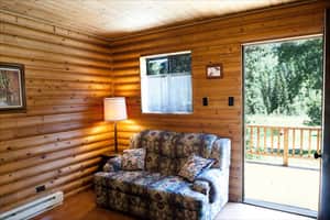 Cabin1 Livingroom2