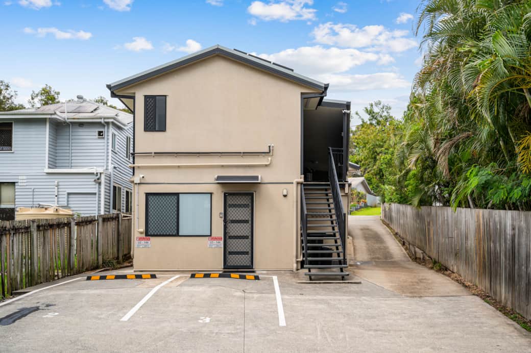 Exterior: Well-kept and neat exterior with easy property access 