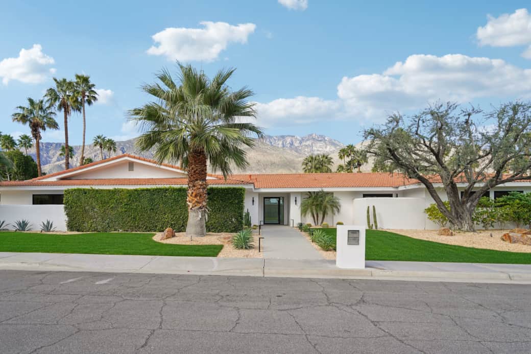 Welcome to your estate experience in Palm Springs
