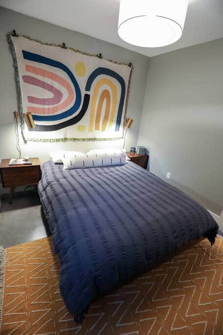 Downstairs bedroom - Queen Bed