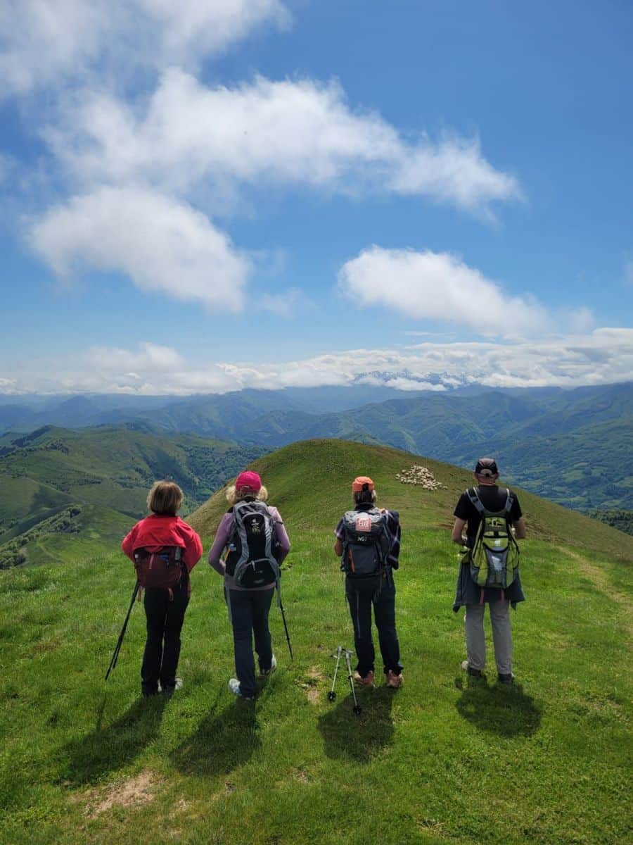 Paisatge de muntanya i senderisme al Pirineu des de Bagà