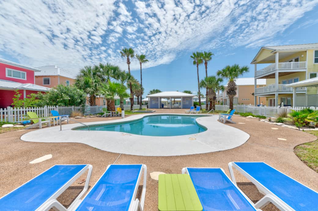 Small pool and cabana