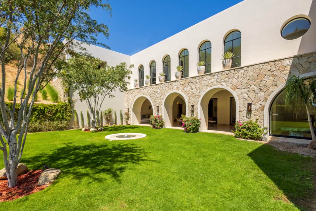 Private yard and garde Private yard and garde