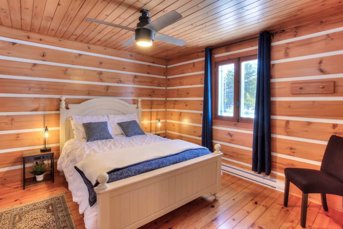 2ième chambre avec lit queen