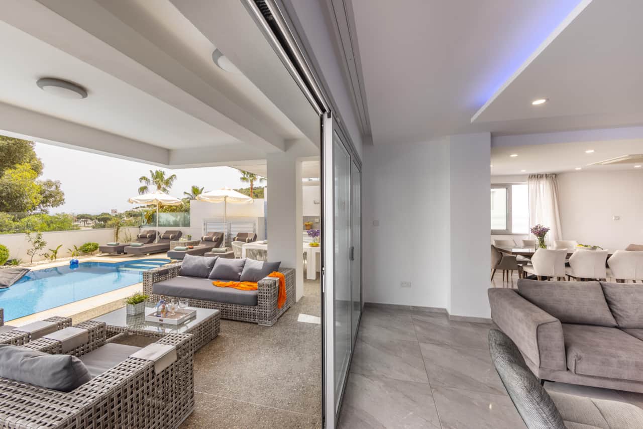 5-Living and Pool Areas