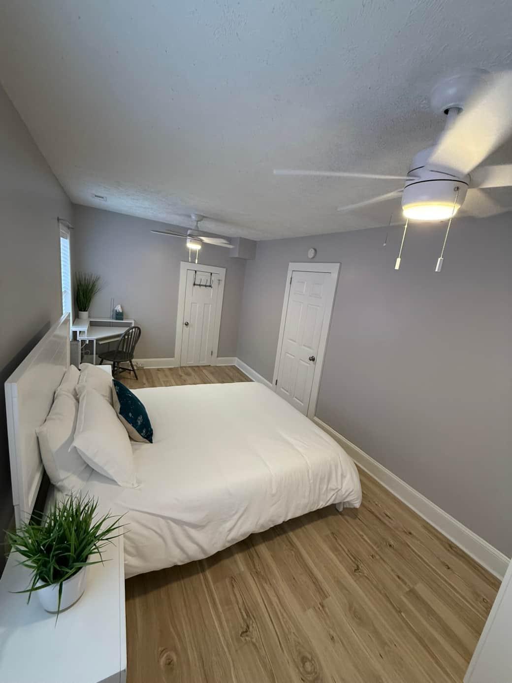 Main bedroom connects to bathroom. Main bedroom connects to bathroom.