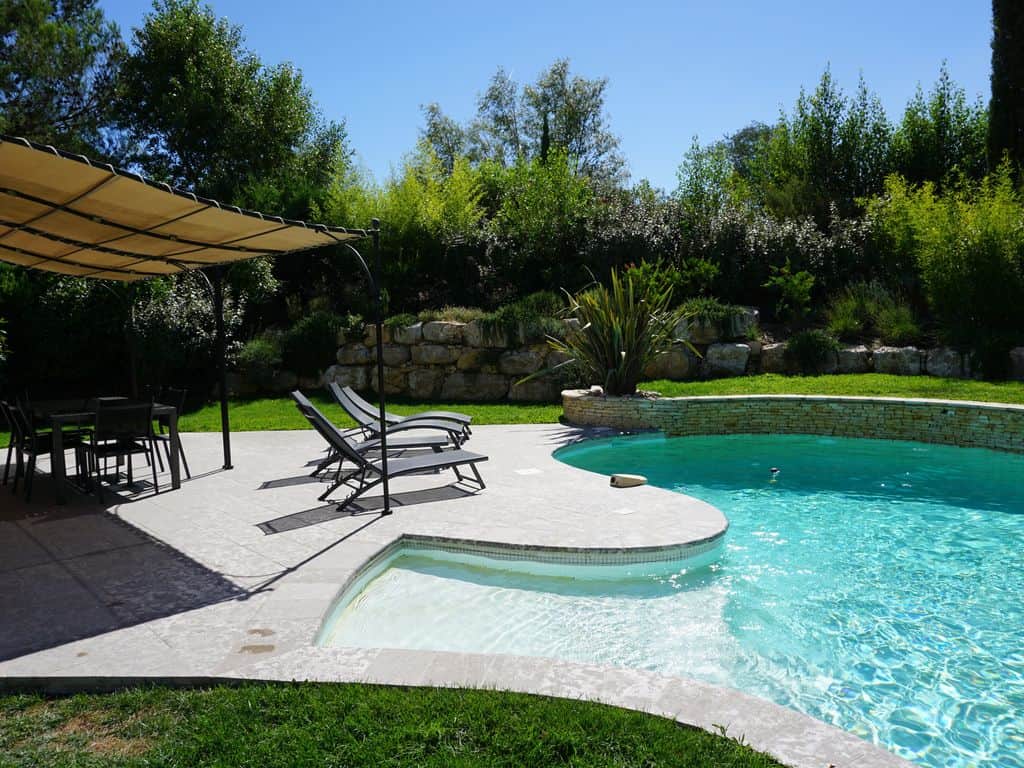 Location villa Golf Pont Royal Villa du Lac Vue terrasse et piscine 3