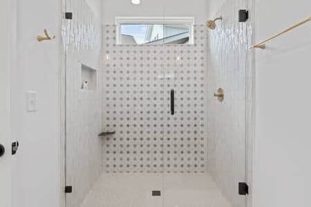 Large master walk in shower on 1st floor