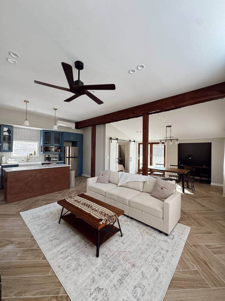 Spacious open floorplan at the Lanesville barnhouse