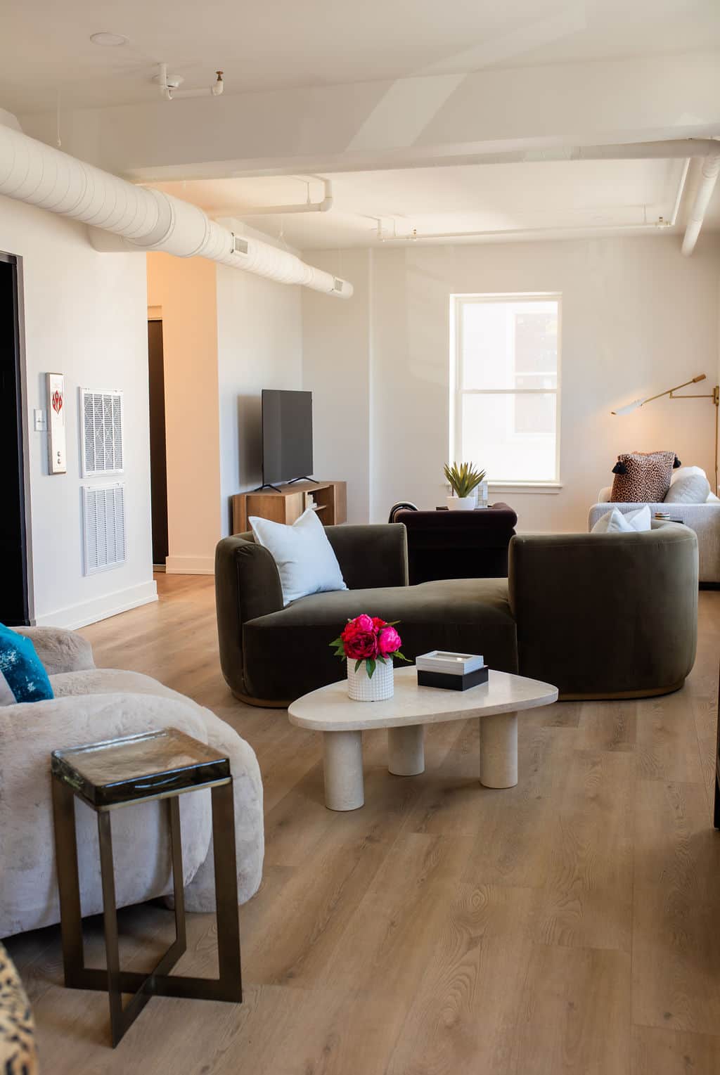 PhotographybyCarolineTrotter DesignAFCateBuildingShoot 2 12 26 3