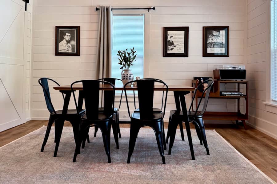 Dining room at Surf & Serenity House