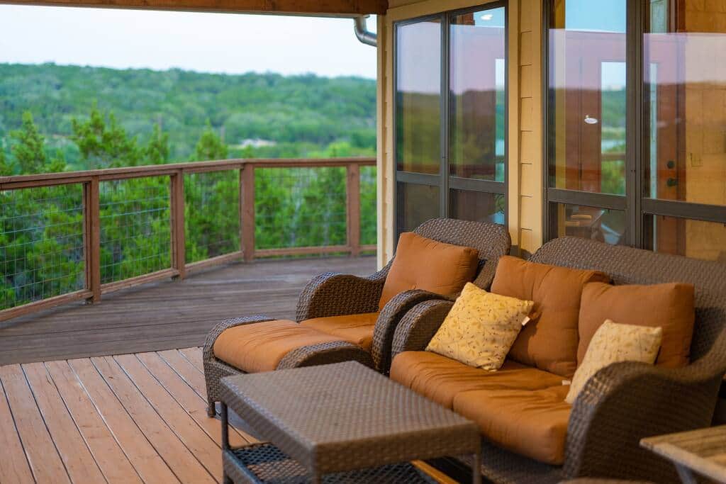 Tons of outdoor seating