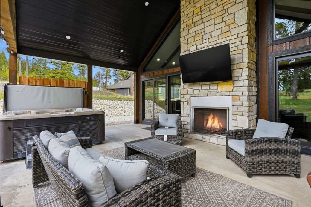 Patio: Outdoor Fireplace, Hot Tub, 65" TV, Patio Furniture, Gas Grill and Outside Dining