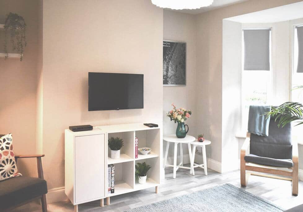 Living Room with TV and Multimedia Southampton City