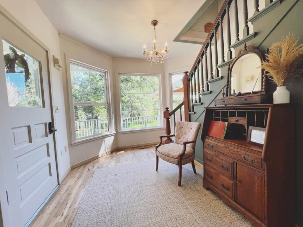 The Entry at the Bluebird