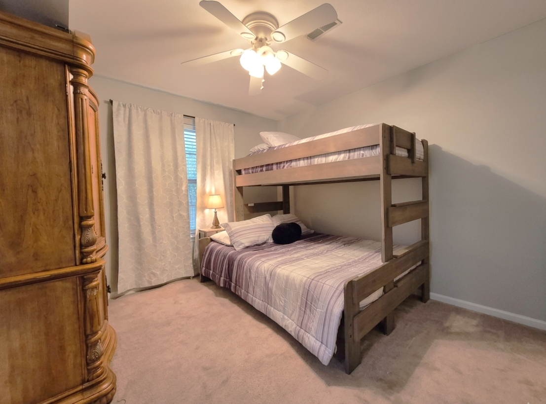 Fun bunk room  sleeps 3 - perfect for kids and groups